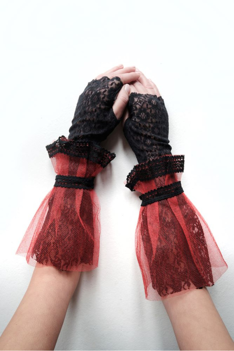 Δαντελένια γάντια χωρίς δάχτυλα με βολάν από τούλι