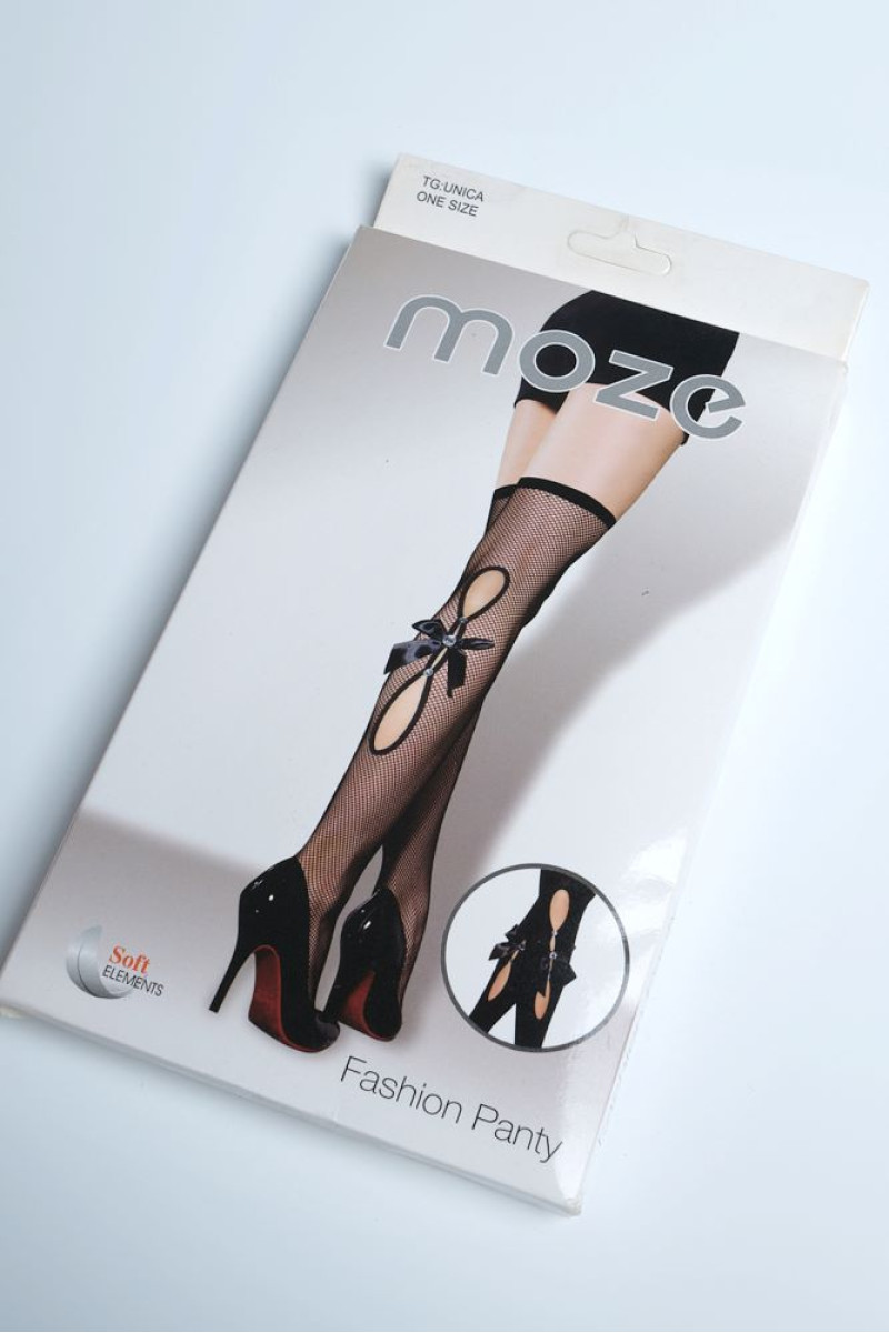 Μαύρες διχτυωτές κάλτσες με σατέν φιόγκο Μαύρες διχτυωτές κάλτσες με σατέν φιόγκο