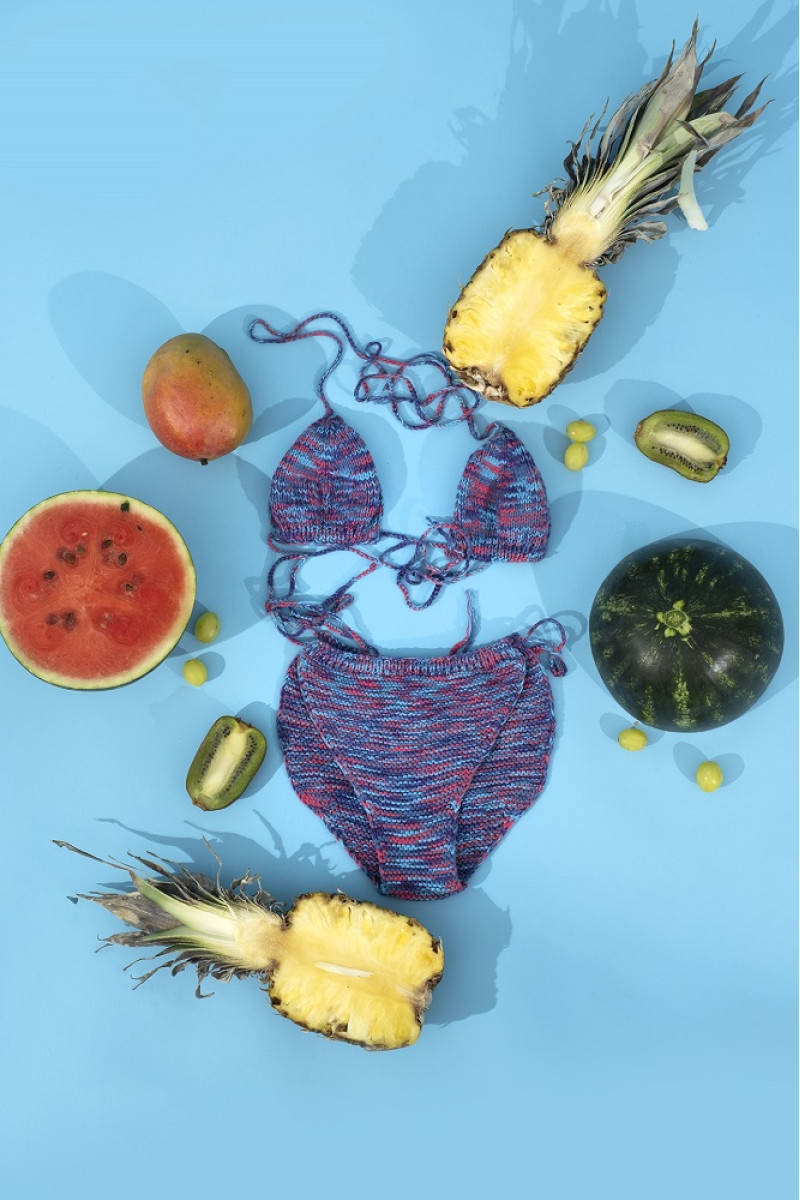 Χειροποίητο κροσέ μπικίνι με πολύχρωμες ρίγες