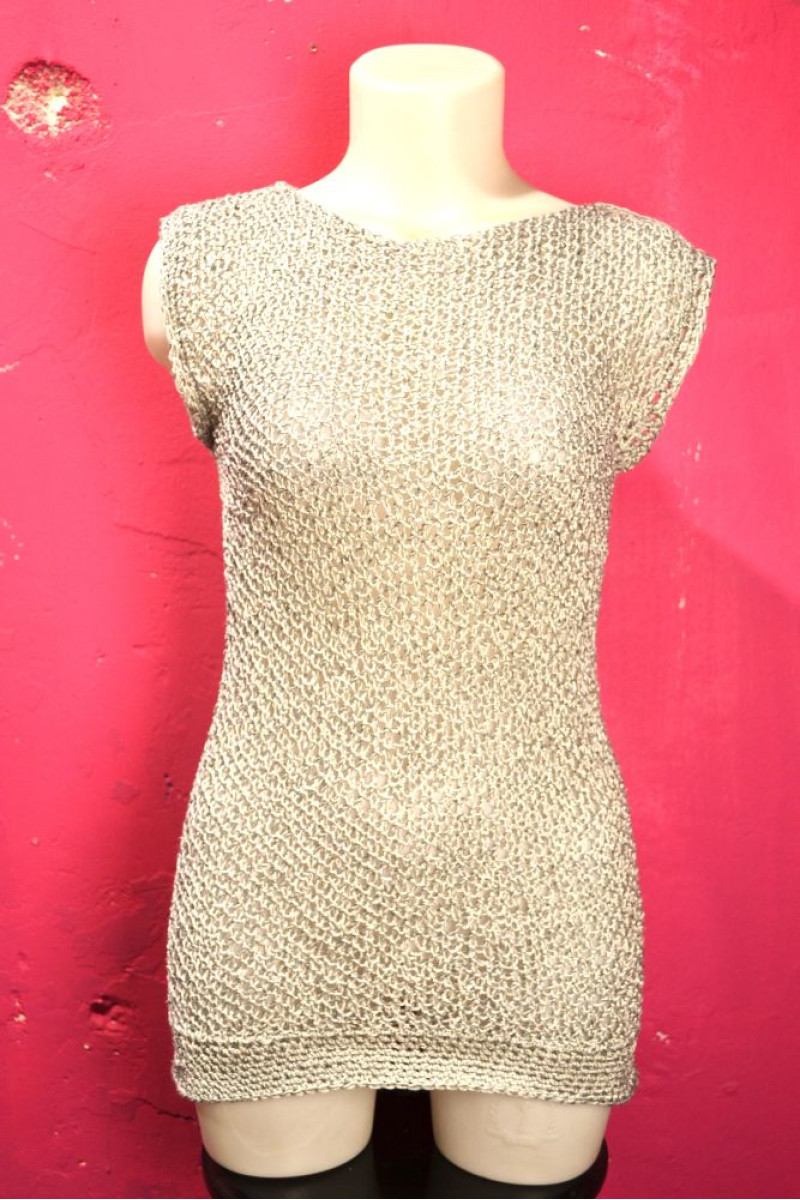 Χειροποίητο αμάνικο τοπ