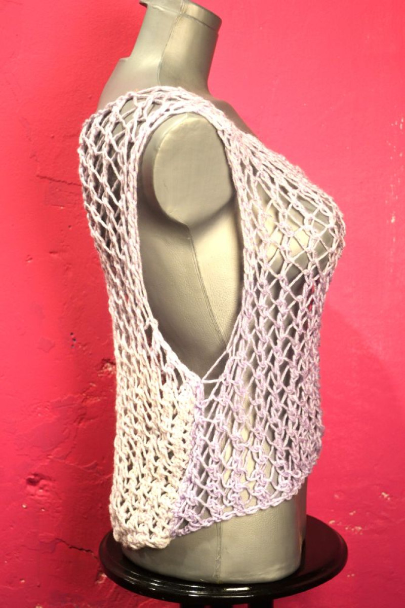 Χειροποίητο αμάνικο τοπ