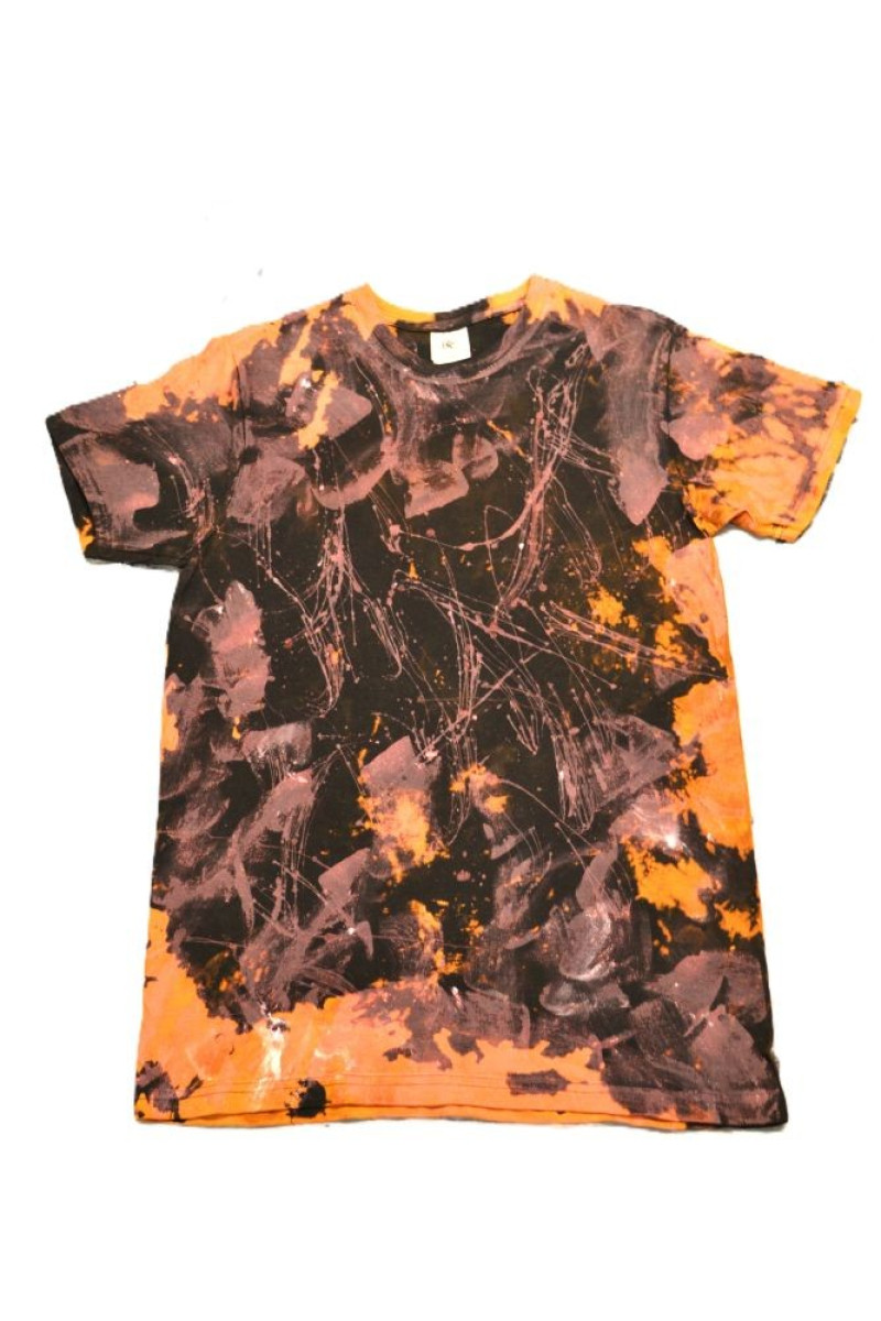 Μαύρο t-shirt ζωγραφισμένο στο χέρι