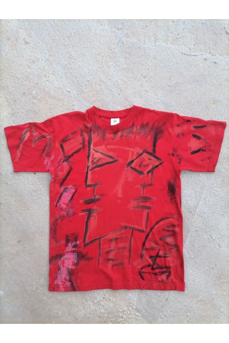 Κόκκινο βαμβακερό t-shirt ζωγραφισμένο στο χέρι