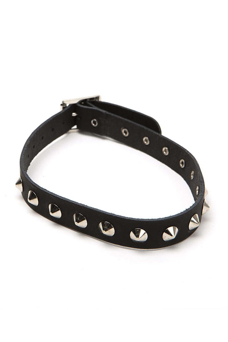 Τσόκερ από δερματίνη με μεταλλικά καρφιά κώνοι Τσόκερ από δερματίνη με μεταλλικά καρφιά κώνοι